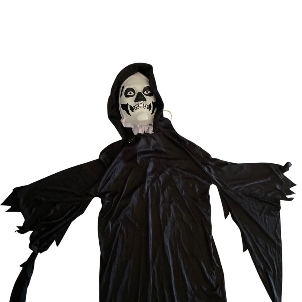 Spirit Halloween Grim Reaper youth Costume Black spooky haunted ghoul scary Mask